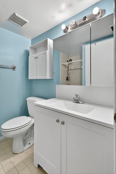 For Sale: $124,900 (2 beds, 2 baths, 948 Square Feet)