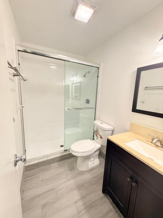 待售: $280,000 (2 贝兹, 2 浴室, 957 平方英尺)