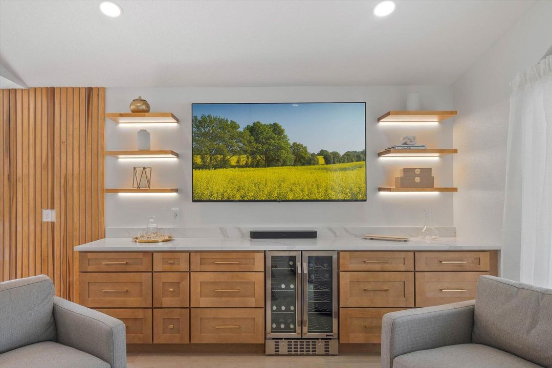 For Sale: $889,000 (3 beds, 2 baths, 2152 Square Feet)