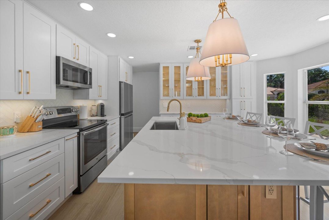 For Sale: $889,000 (3 beds, 2 baths, 2152 Square Feet)