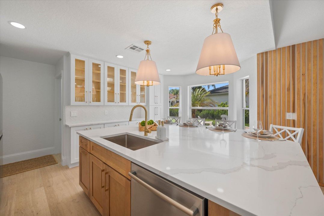 For Sale: $889,000 (3 beds, 2 baths, 2152 Square Feet)