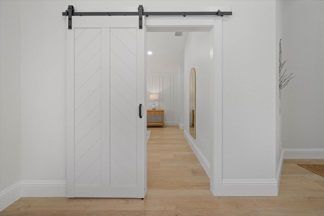 For Sale: $889,000 (3 beds, 2 baths, 2152 Square Feet)