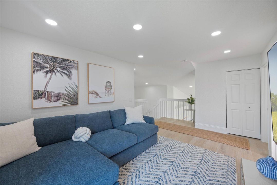 For Sale: $889,000 (3 beds, 2 baths, 2152 Square Feet)