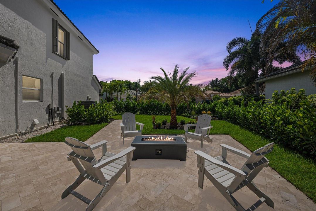 For Sale: $889,000 (3 beds, 2 baths, 2152 Square Feet)