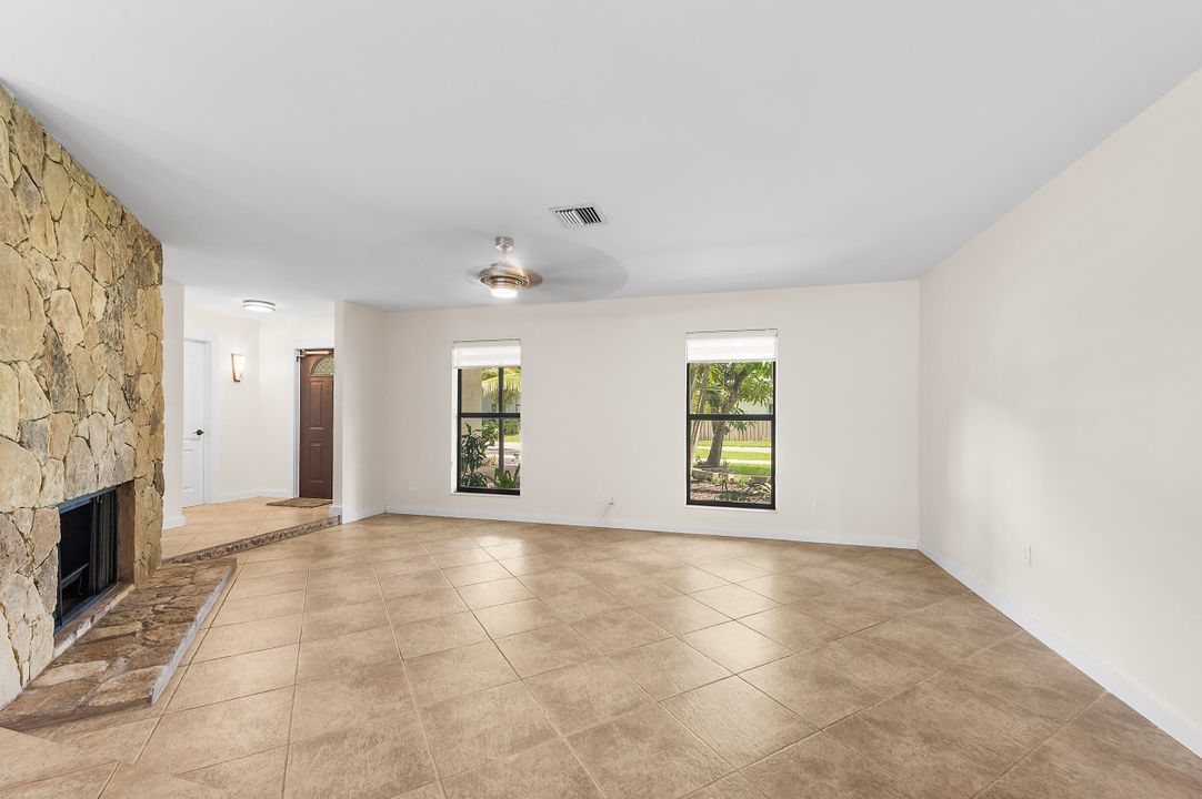 待售: $749,000 (3 贝兹, 2 浴室, 1749 平方英尺)