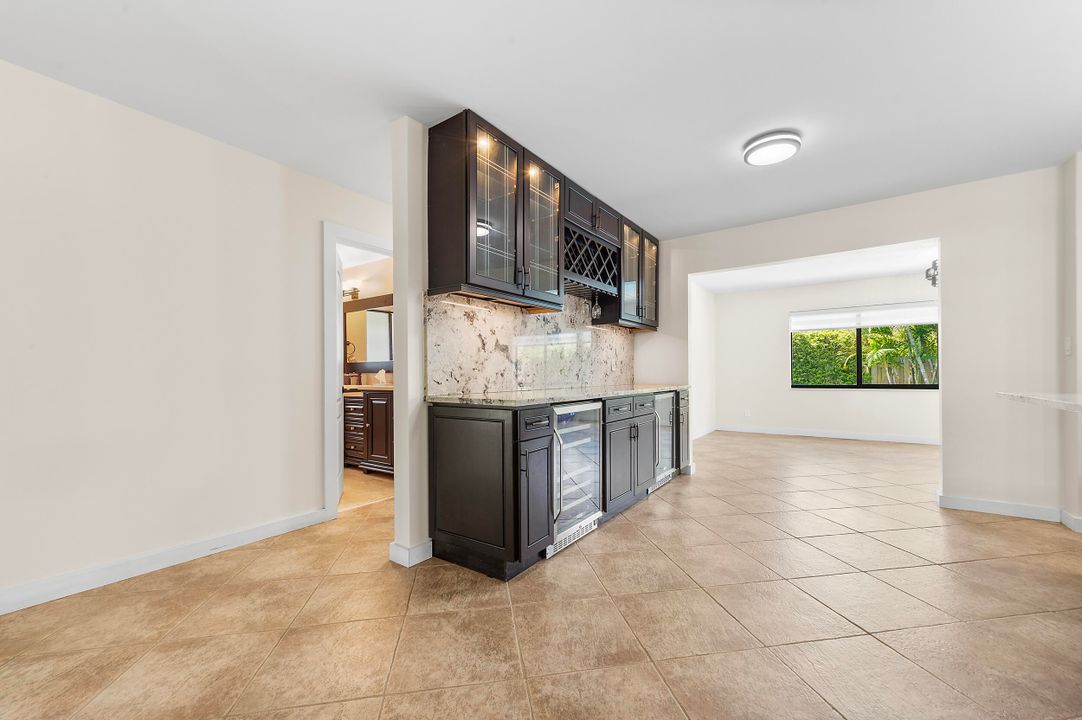 待售: $749,000 (3 贝兹, 2 浴室, 1749 平方英尺)