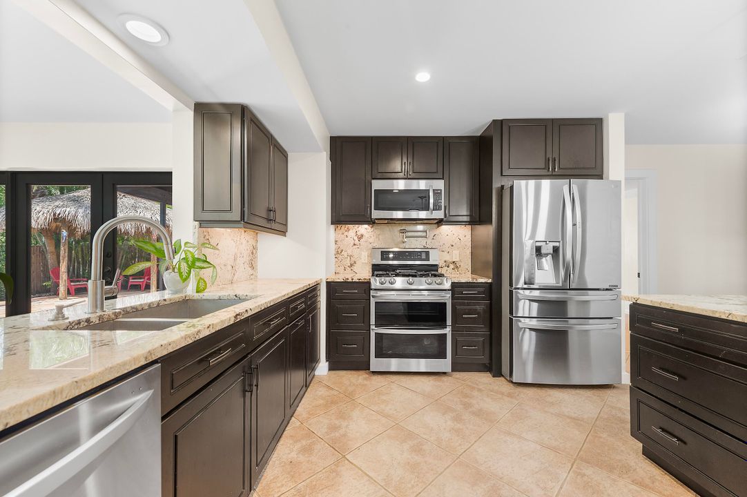 待售: $749,000 (3 贝兹, 2 浴室, 1749 平方英尺)