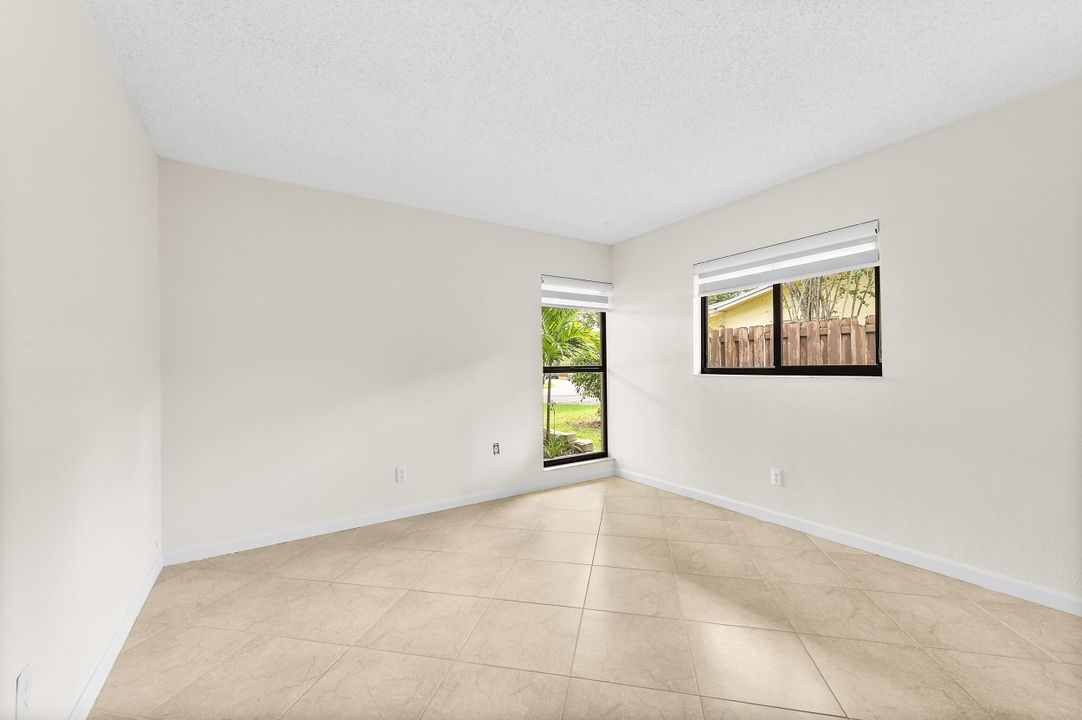 待售: $749,000 (3 贝兹, 2 浴室, 1749 平方英尺)