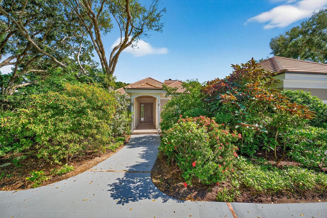 For Sale: $995,000 (4 beds, 3 baths, 2609 Square Feet)