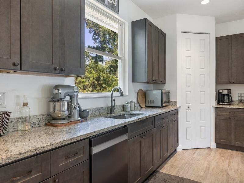 For Sale: $899,900 (3 beds, 2 baths, 1800 Square Feet)