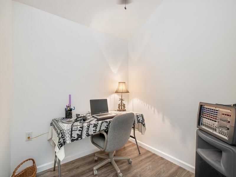 For Sale: $899,900 (3 beds, 2 baths, 1800 Square Feet)