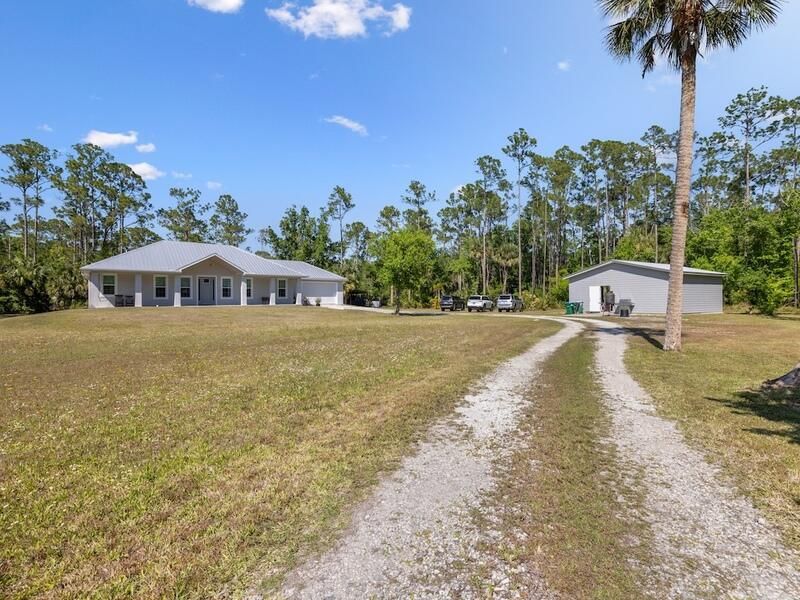 For Sale: $899,900 (3 beds, 2 baths, 1800 Square Feet)