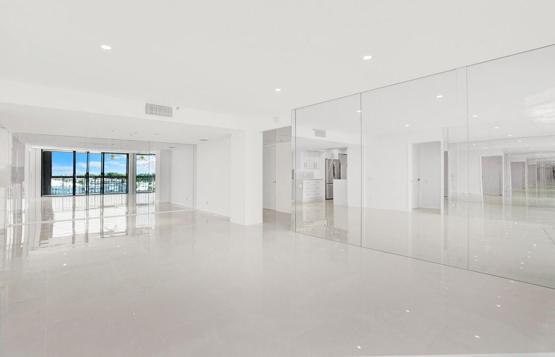 For Rent: $6,800 (2 beds, 2 baths, 1305 Square Feet)