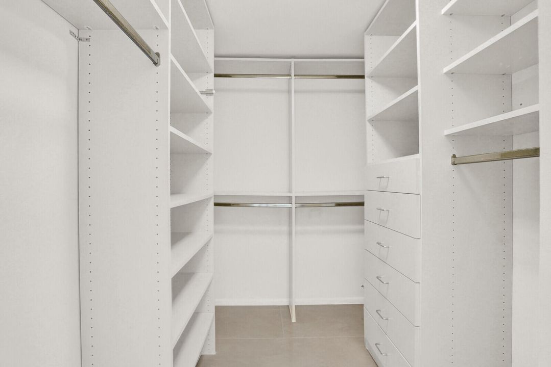 For Rent: $6,800 (2 beds, 2 baths, 1305 Square Feet)