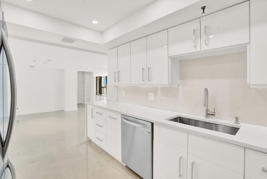 For Rent: $6,800 (2 beds, 2 baths, 1305 Square Feet)