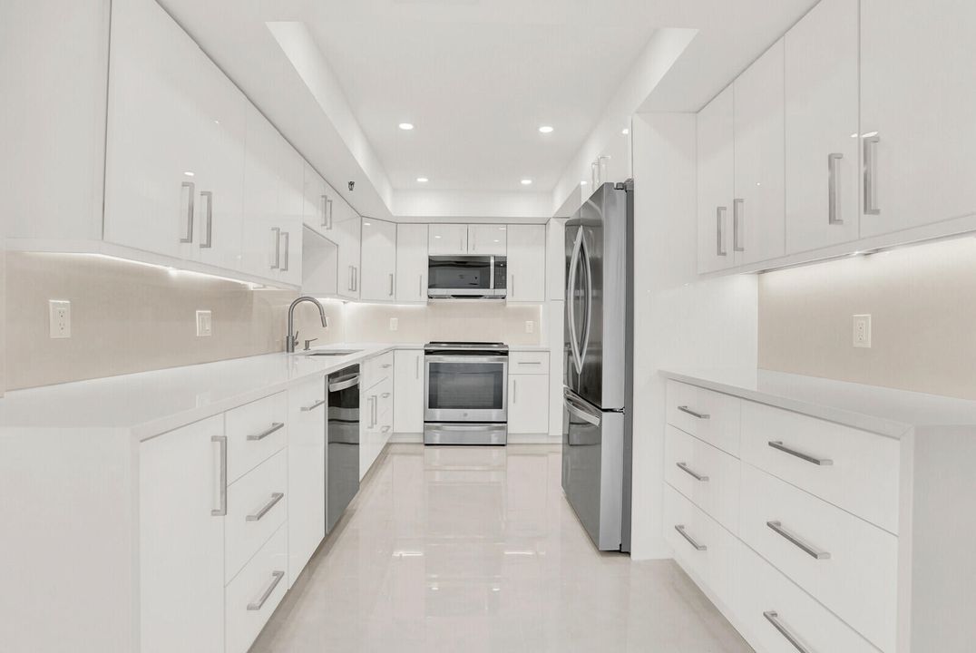 For Rent: $6,800 (2 beds, 2 baths, 1305 Square Feet)