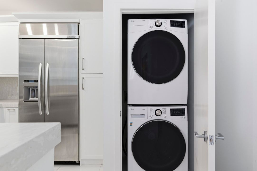 For Sale: $1,350,000 (2 beds, 2 baths, 1696 Square Feet)