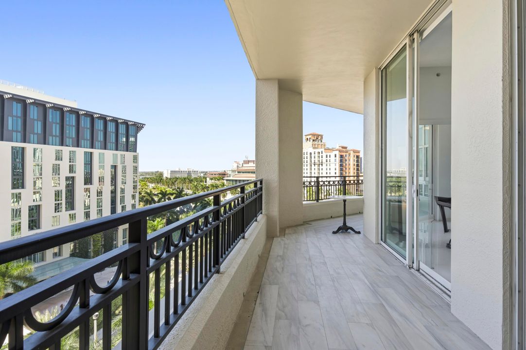 For Sale: $1,350,000 (2 beds, 2 baths, 1696 Square Feet)