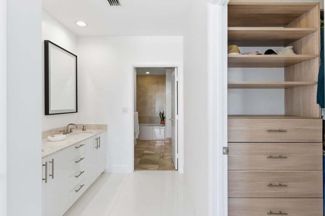 For Sale: $1,350,000 (2 beds, 2 baths, 1696 Square Feet)