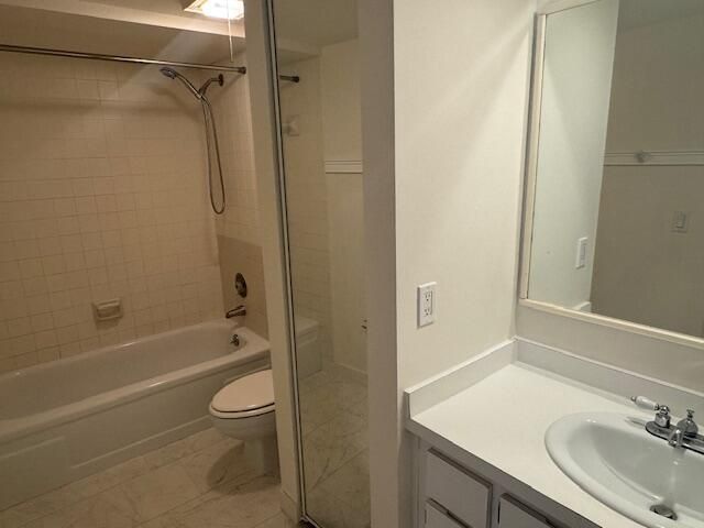 Под контрактом: $2,250 (2 спален, 2 ванн, 1235 Квадратных фут)