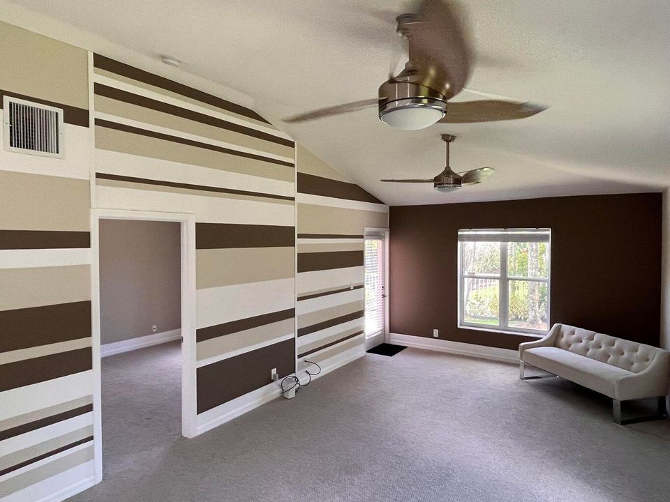 出租: $2,400 (2 贝兹, 2 浴室, 1036 平方英尺)