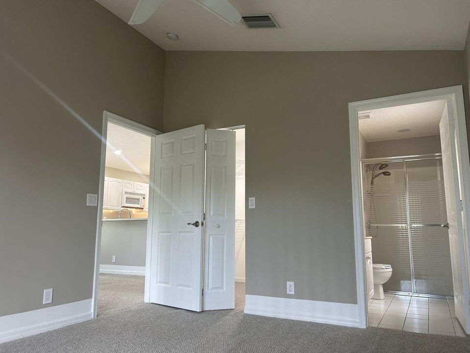 出租: $2,400 (2 贝兹, 2 浴室, 1036 平方英尺)