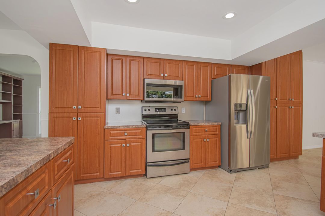 En Venta: $1,299,000 (4 camas, 3 baños, 2895 Pies cuadrados)