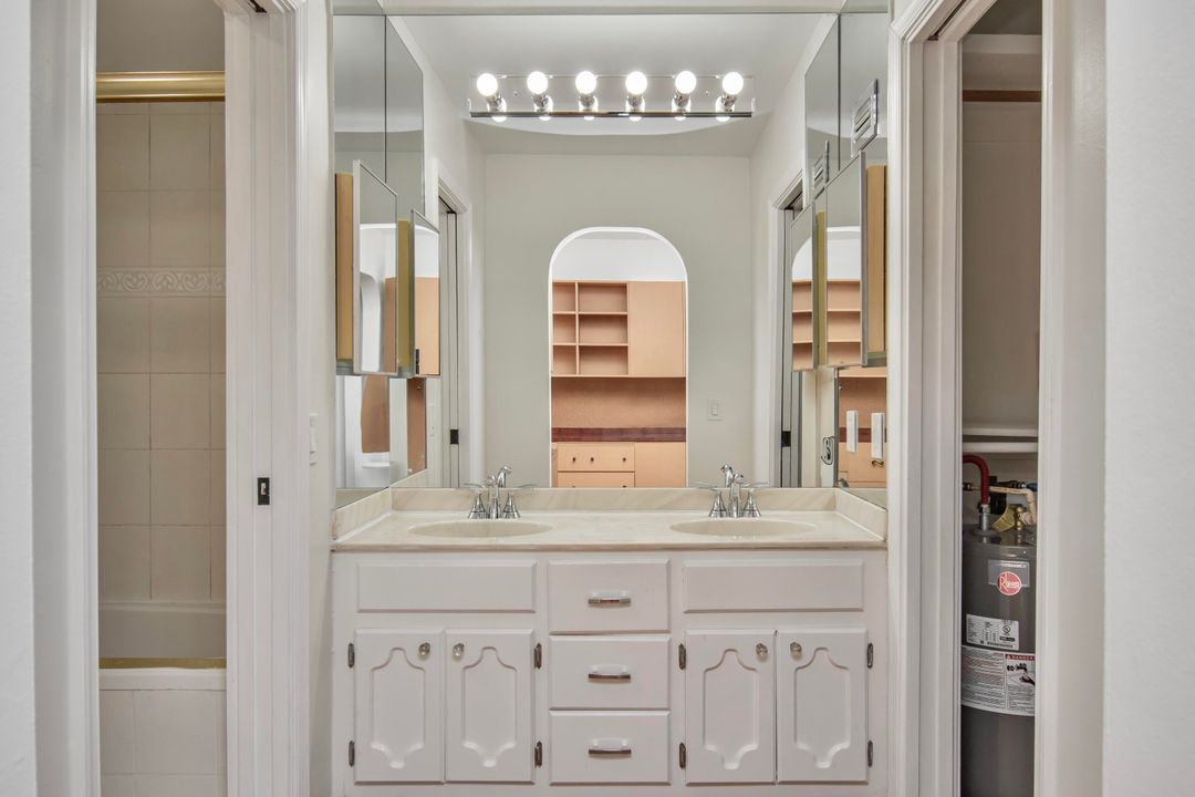 En Venta: $1,299,000 (4 camas, 3 baños, 2895 Pies cuadrados)