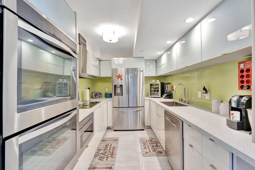 For Rent: $5,000 (2 beds, 2 baths, 1120 Square Feet)