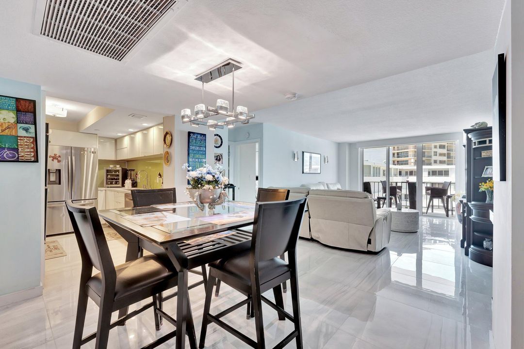 For Rent: $5,000 (2 beds, 2 baths, 1120 Square Feet)