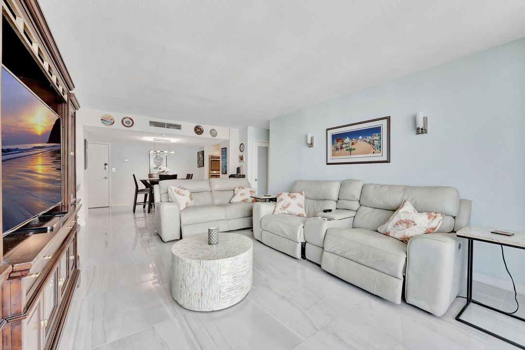 For Rent: $5,000 (2 beds, 2 baths, 1120 Square Feet)