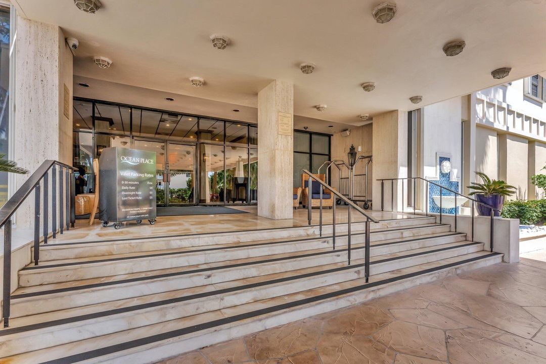 For Rent: $5,000 (2 beds, 2 baths, 1120 Square Feet)