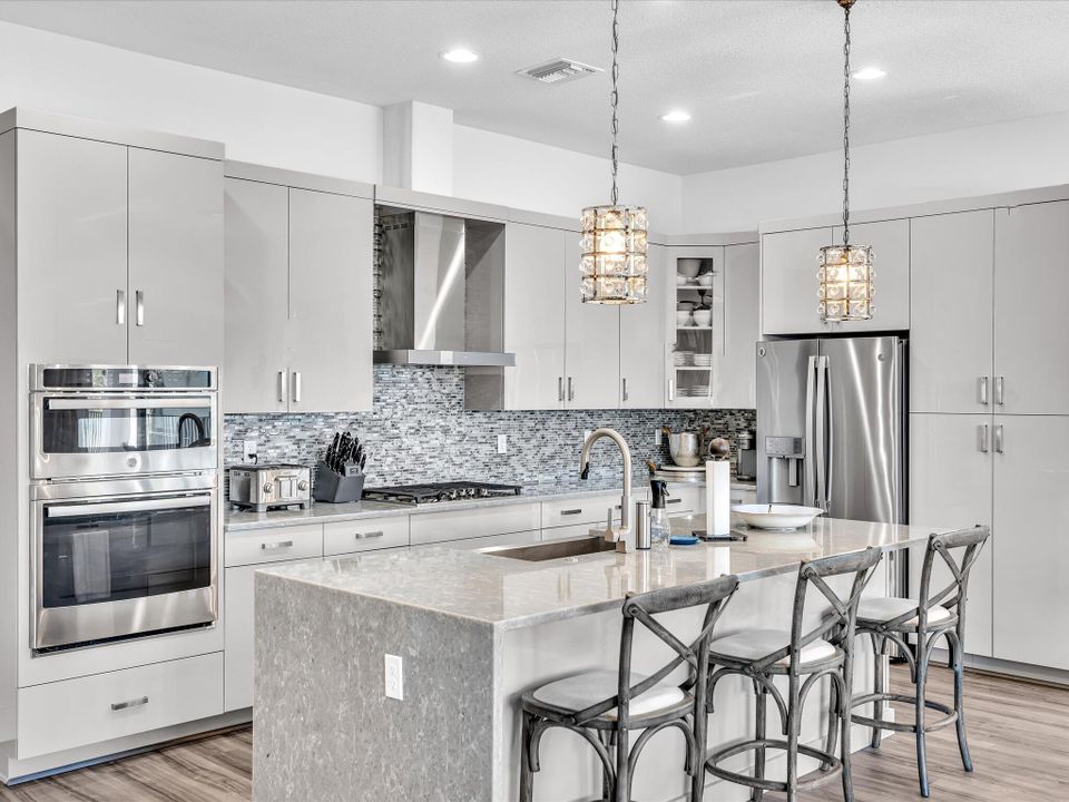 待售: $875,000 (3 贝兹, 2 浴室, 2105 平方英尺)