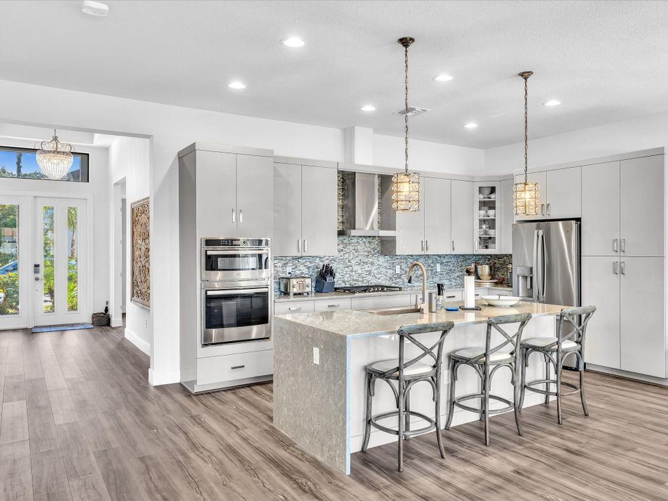 待售: $875,000 (3 贝兹, 2 浴室, 2105 平方英尺)