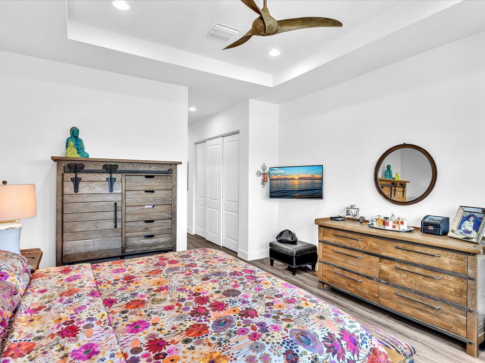 待售: $875,000 (3 贝兹, 2 浴室, 2105 平方英尺)