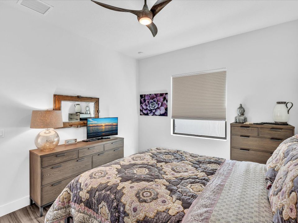 待售: $875,000 (3 贝兹, 2 浴室, 2105 平方英尺)