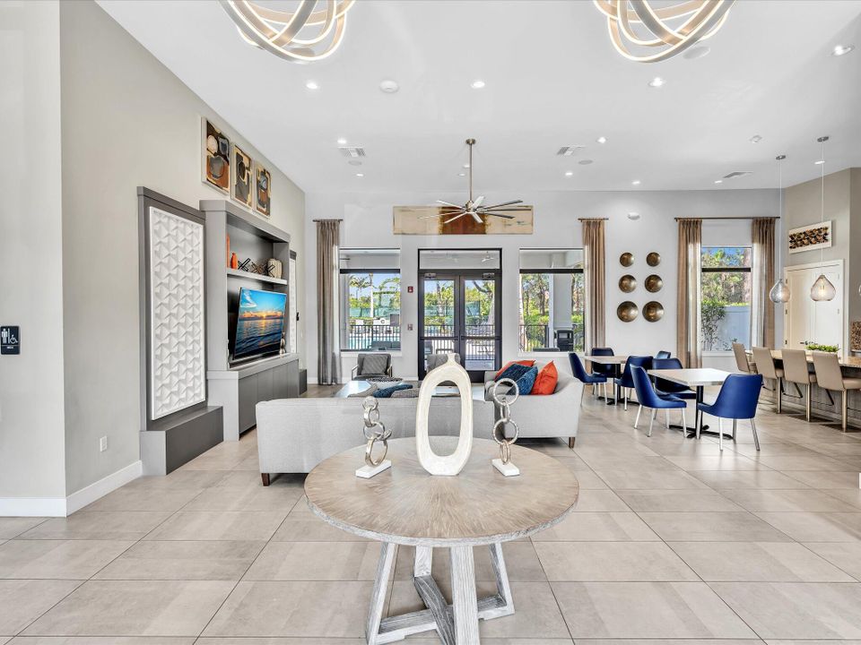 待售: $875,000 (3 贝兹, 2 浴室, 2105 平方英尺)