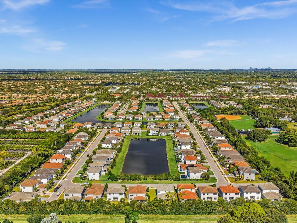 待售: $875,000 (3 贝兹, 2 浴室, 2105 平方英尺)