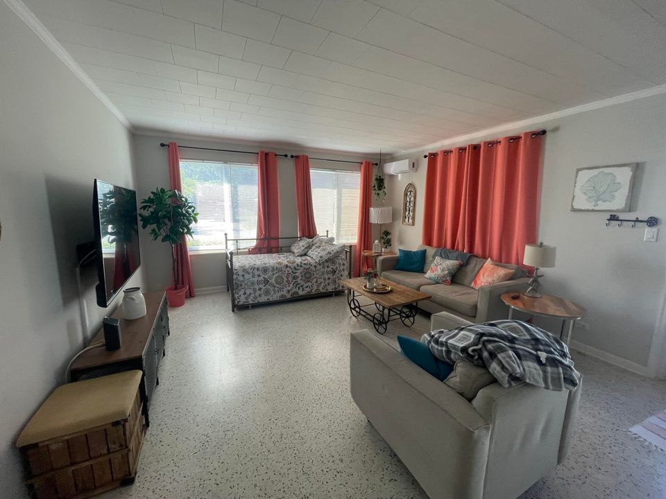 En Renta: $1,900 (1 camas, 1 baños, 2112 Pies cuadrados)