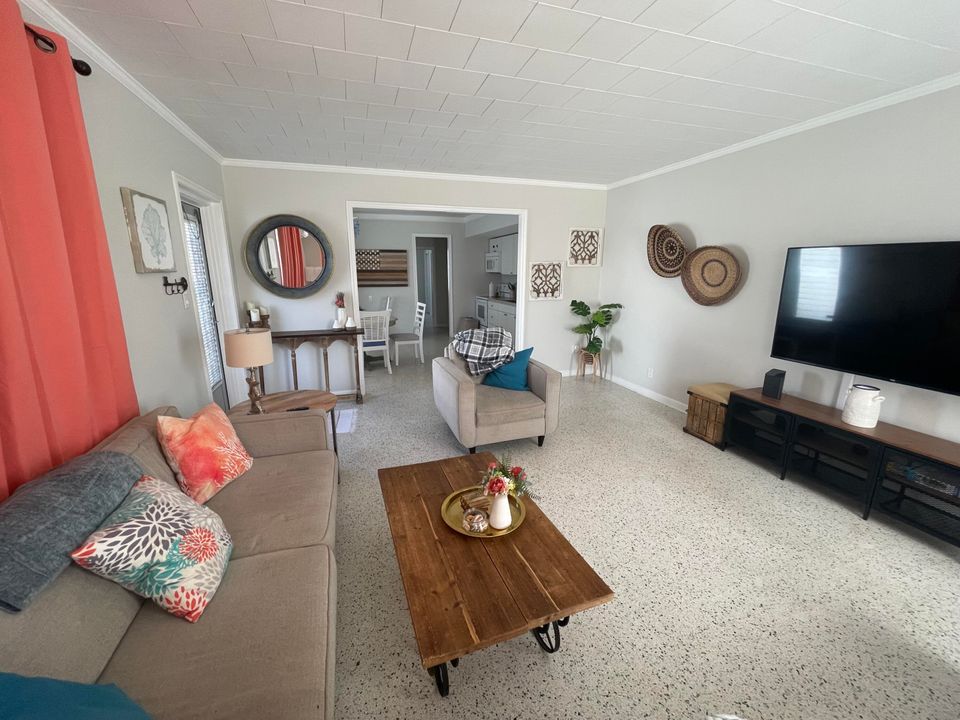 En Renta: $1,900 (1 camas, 1 baños, 2112 Pies cuadrados)