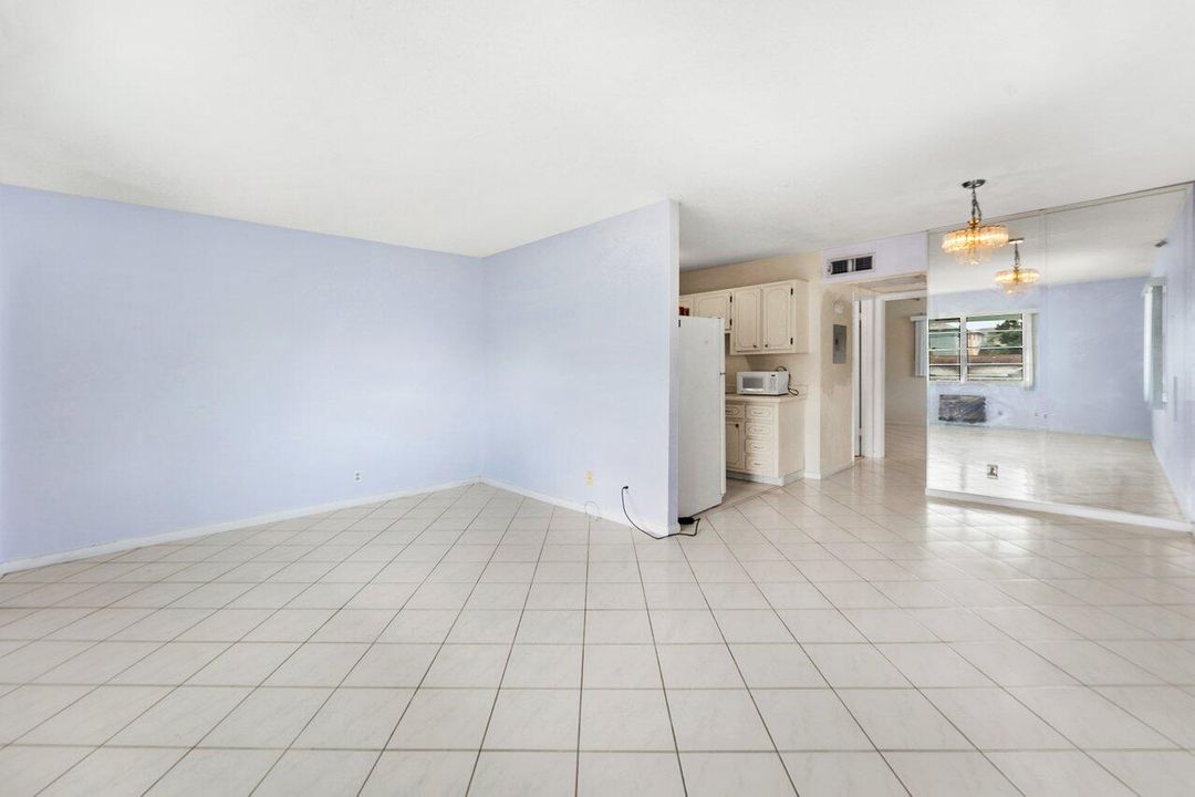 待售: $139,000 (1 贝兹, 1 浴室, 612 平方英尺)