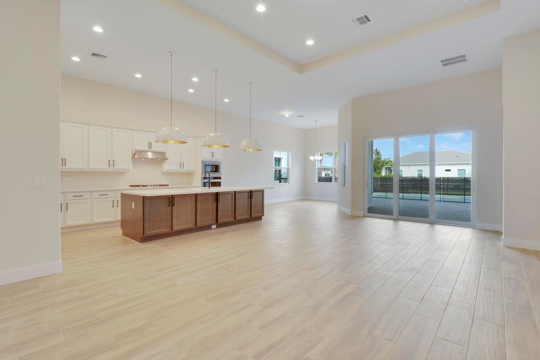 For Rent: $5,500 (3 beds, 2 baths, 2411 Square Feet)