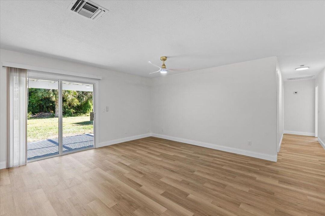 For Sale: $439,990 (3 beds, 2 baths, 1314 Square Feet)