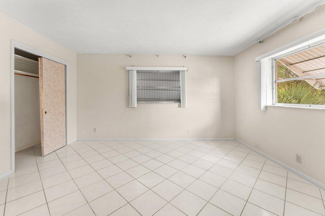 待售: $139,000 (1 贝兹, 1 浴室, 612 平方英尺)