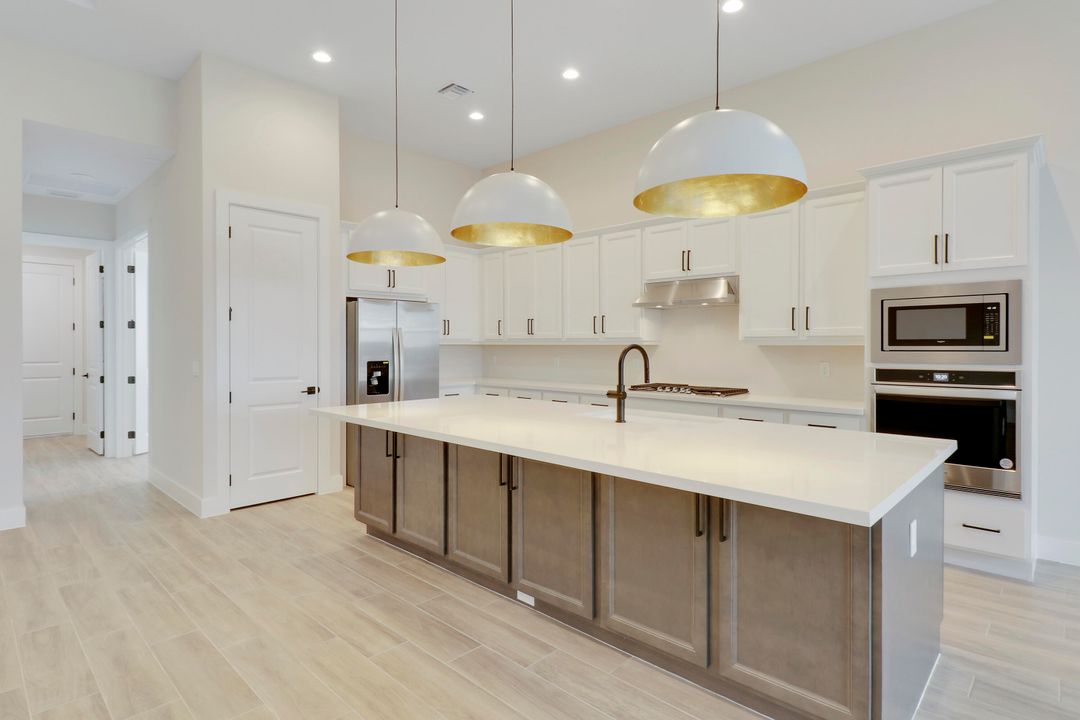 For Rent: $5,500 (3 beds, 2 baths, 2411 Square Feet)