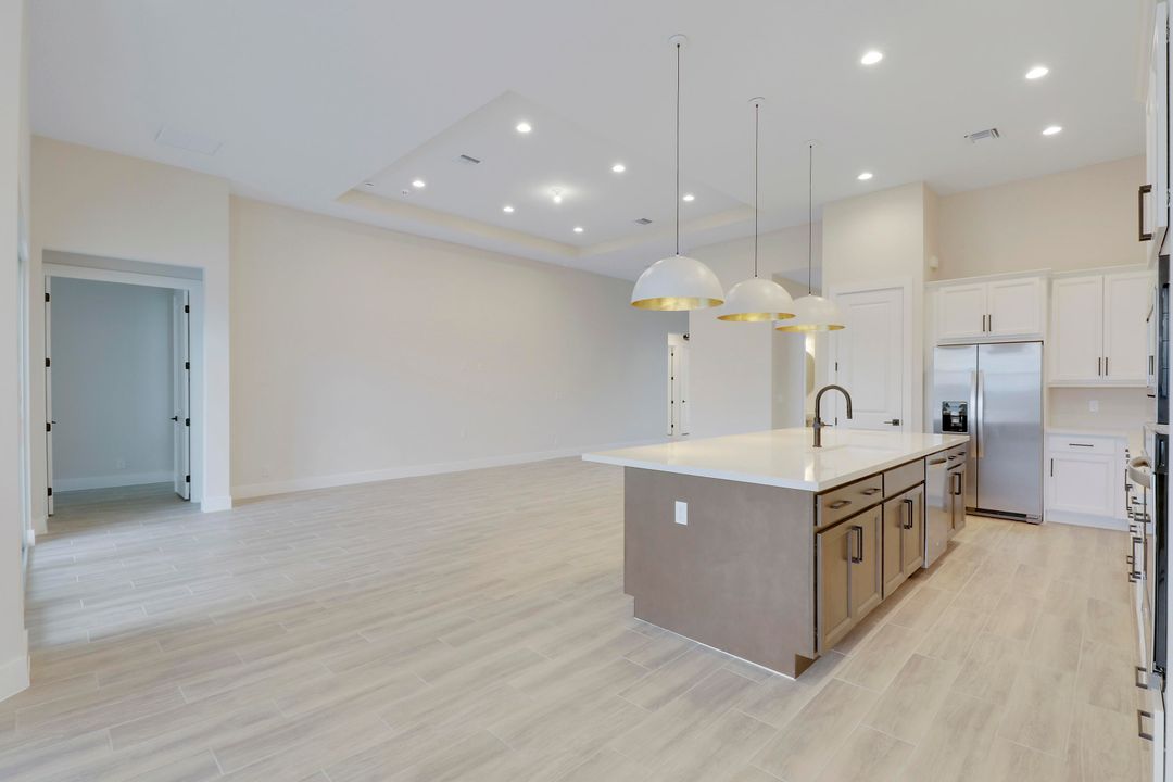 For Rent: $5,500 (3 beds, 2 baths, 2411 Square Feet)