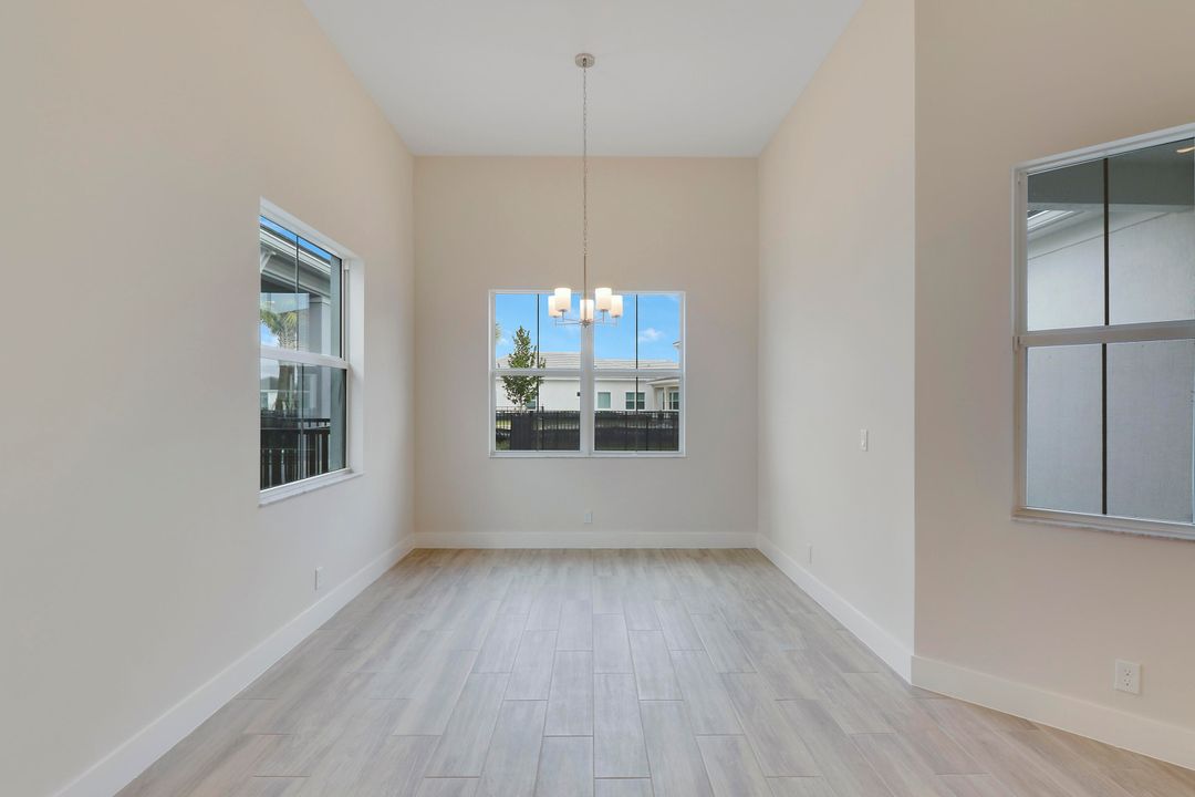 For Rent: $5,500 (3 beds, 2 baths, 2411 Square Feet)