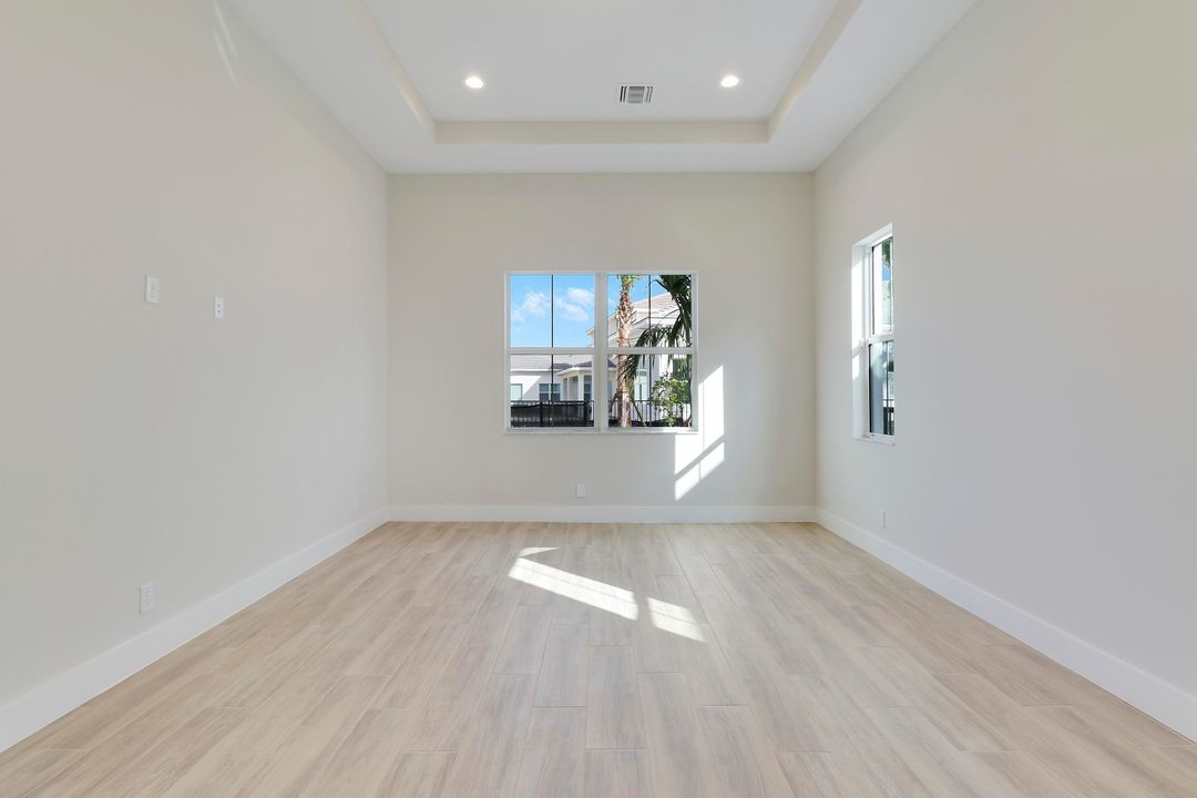 For Rent: $5,500 (3 beds, 2 baths, 2411 Square Feet)