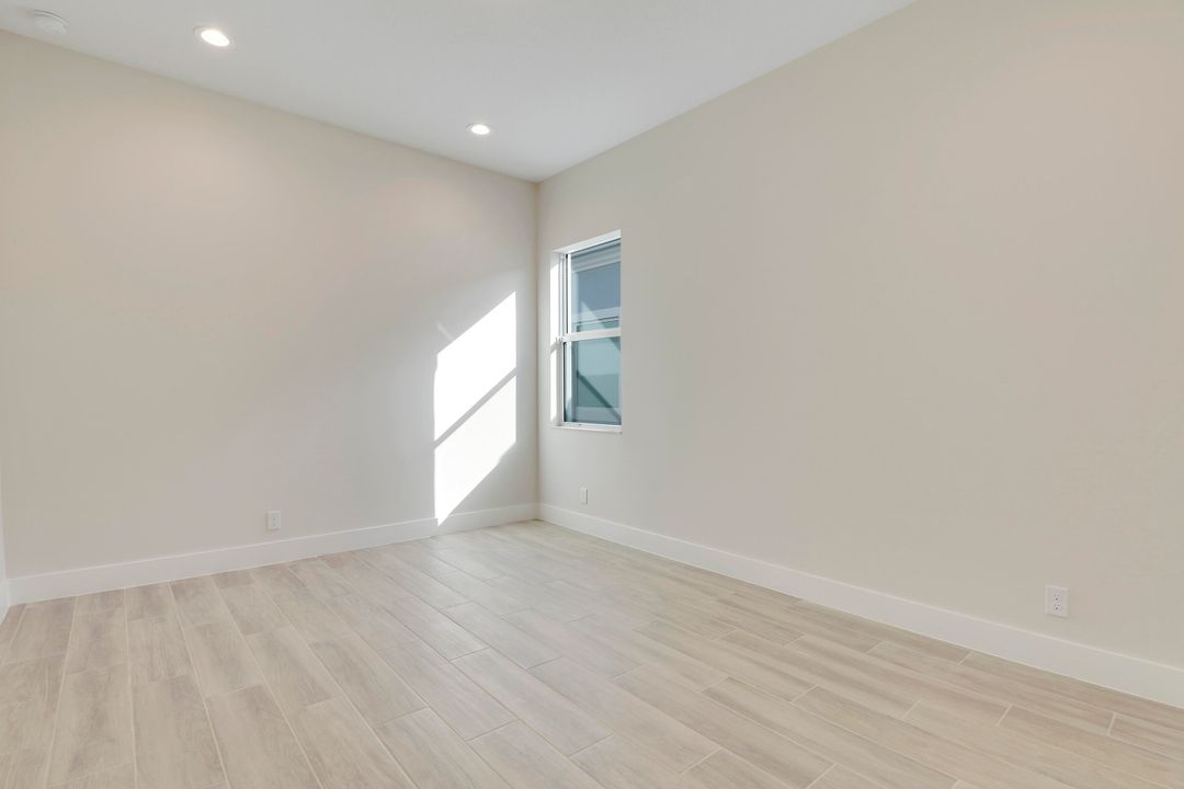 For Rent: $5,500 (3 beds, 2 baths, 2411 Square Feet)