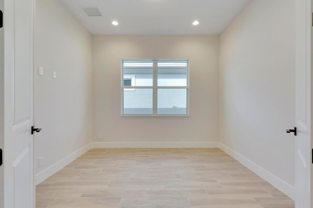 For Rent: $5,500 (3 beds, 2 baths, 2411 Square Feet)